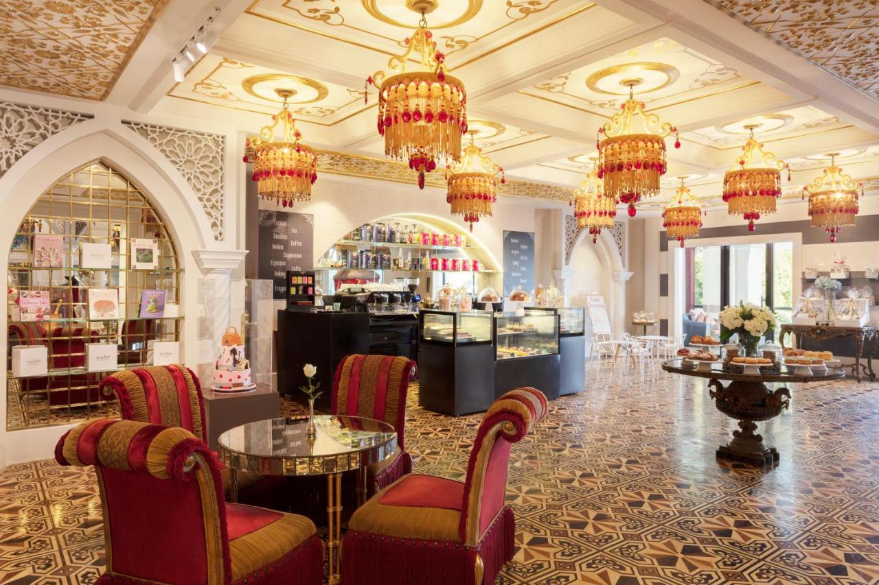 Jumeirah Zabeel Saray Dubái Exterior foto Café Sacher