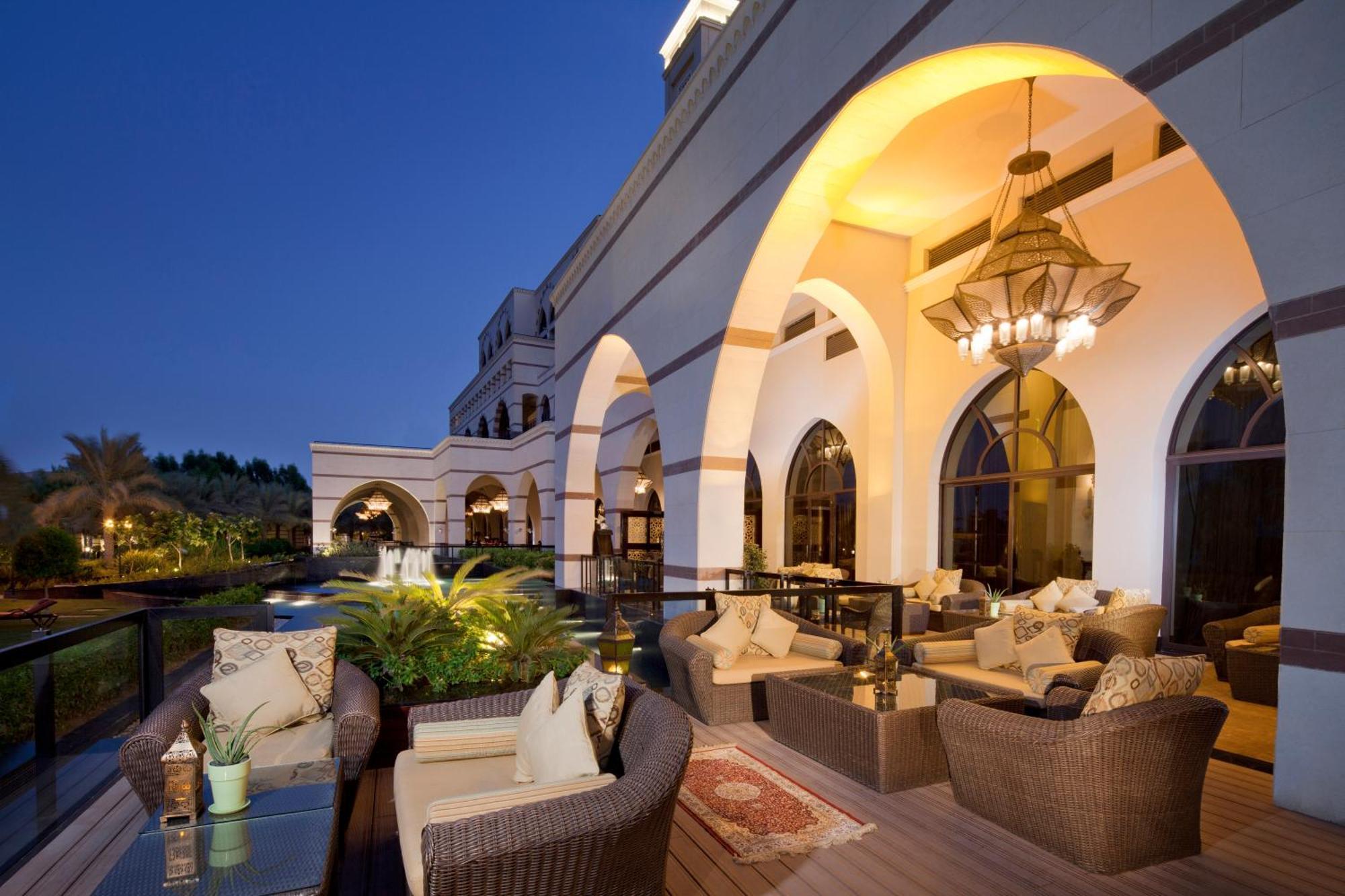 Jumeirah Zabeel Saray Dubái Exterior foto The Royal Mirage Hotel